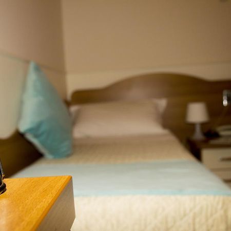 Hotel Ristorante Sbranetta รอซซาโน ภายนอก รูปภาพ