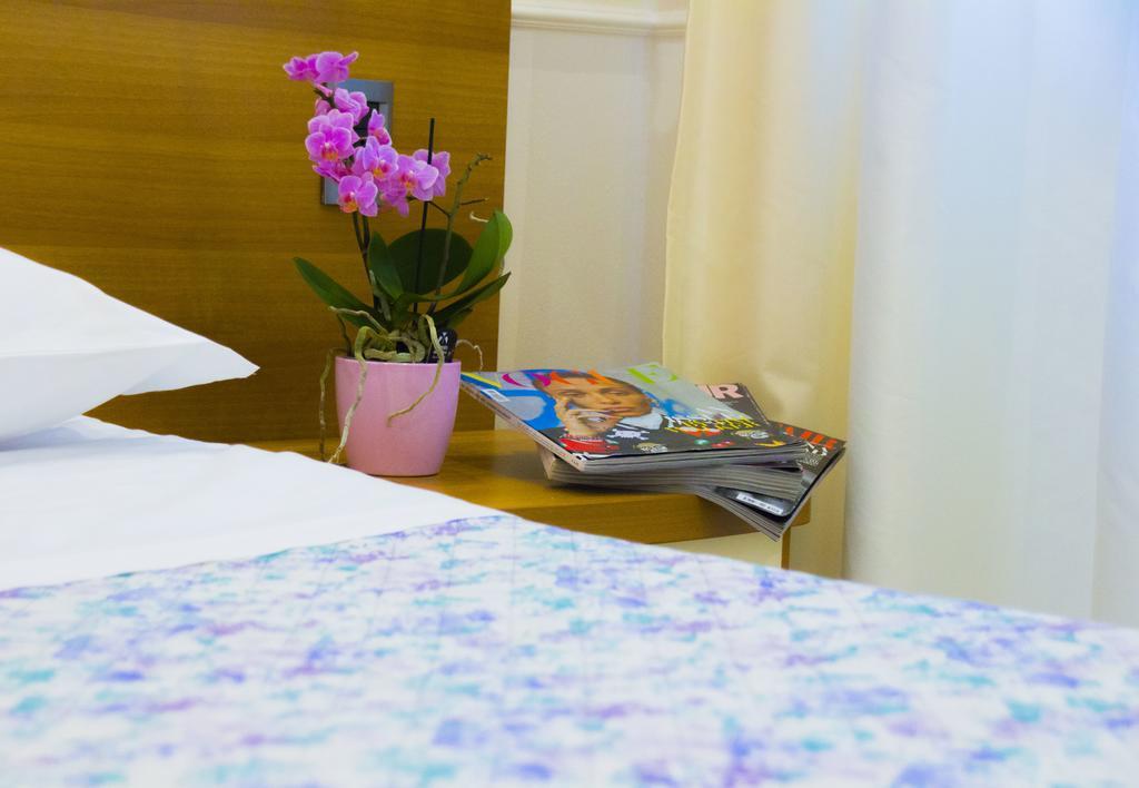 Hotel Ristorante Sbranetta รอซซาโน ภายนอก รูปภาพ