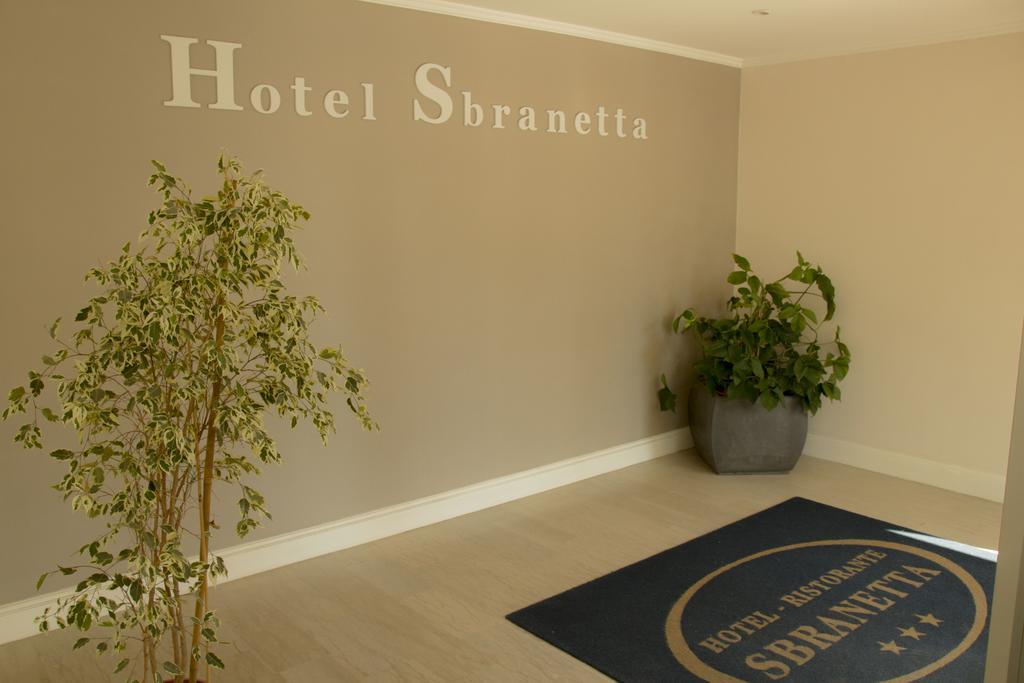 Hotel Ristorante Sbranetta รอซซาโน ภายนอก รูปภาพ