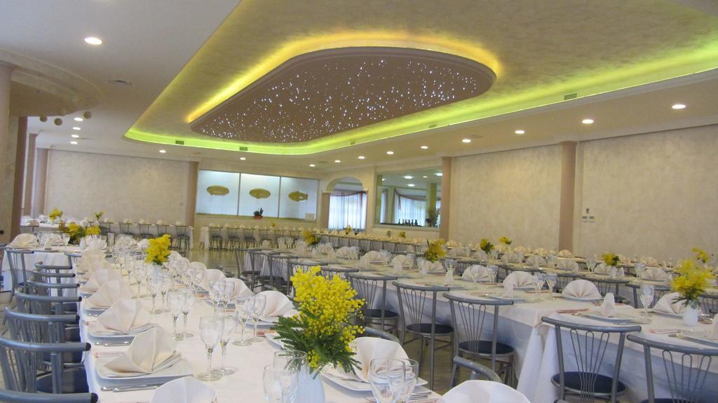 Hotel Ristorante Sbranetta รอซซาโน ภายนอก รูปภาพ