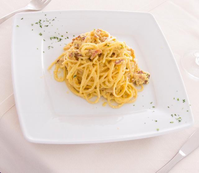 Hotel Ristorante Sbranetta รอซซาโน ภายนอก รูปภาพ